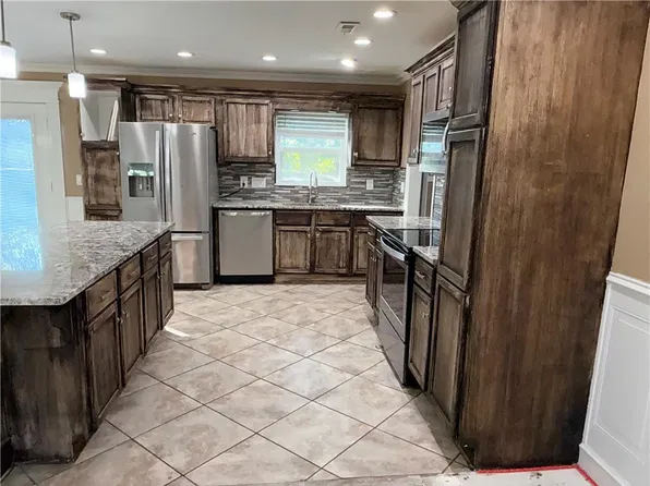 209 Renee Ln, Garden City, MO 64747