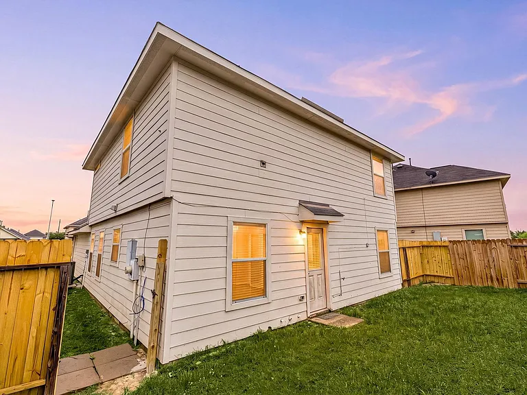 21415 Partha Way — Photo 34