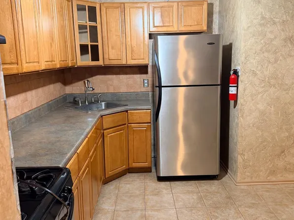 192 College Dr, Edison, NJ 08817