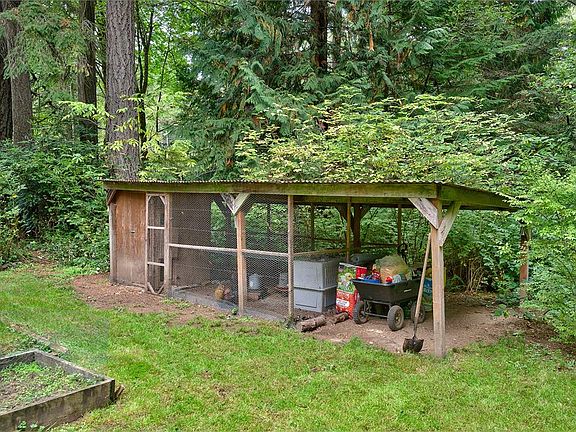 10' x 22' Chicken Coop