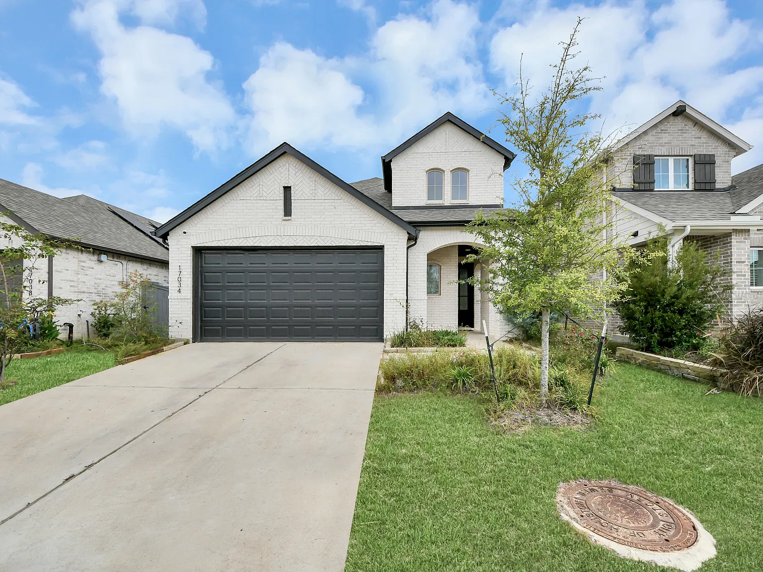 4 bed, 2527 sqft, $2,700 — Photo 3