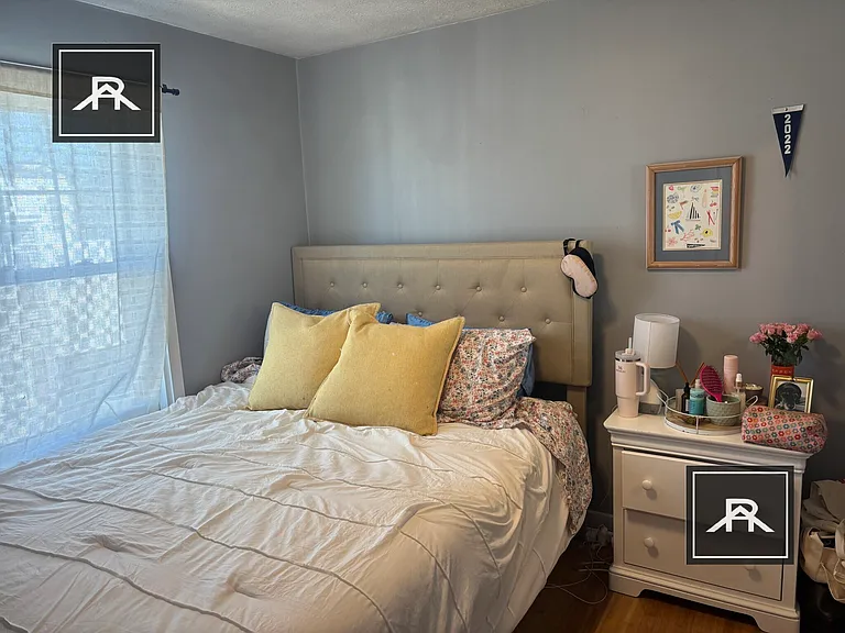 527 E 3rd St #3F — Photo 9