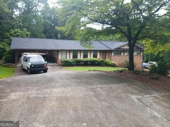 177 Northwind Ct SW, Lilburn, GA 30047