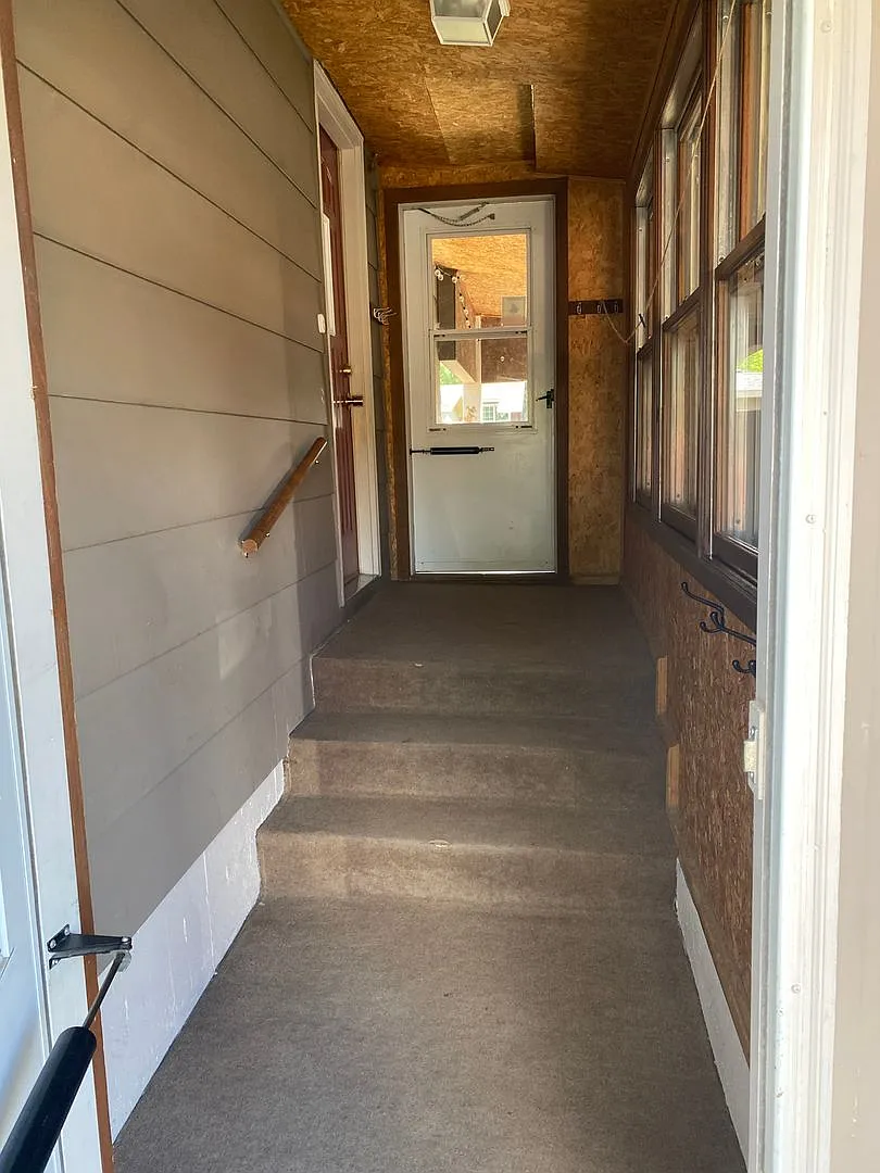 Cozy, single family home w/ nonconforming bedrooms! — Photo 3