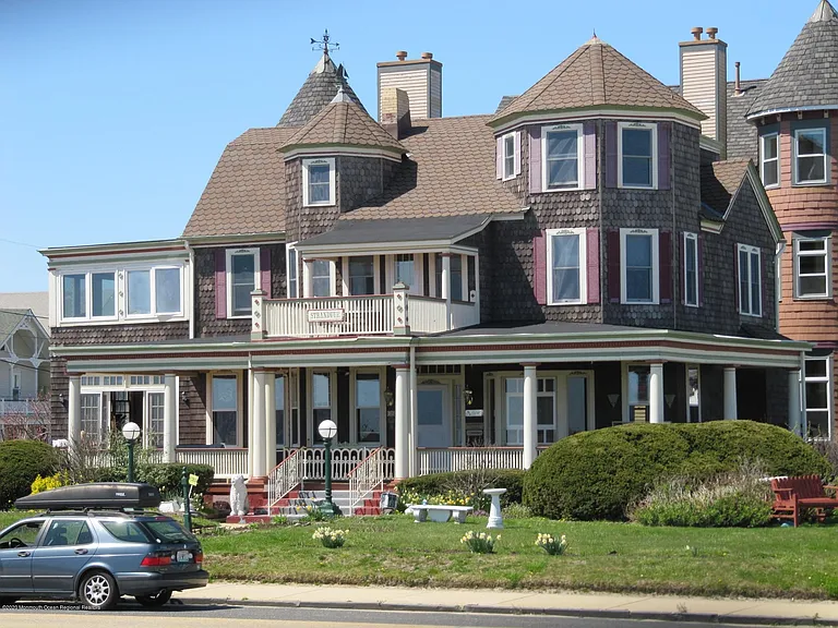 19 Ocean Ave — Photo 54