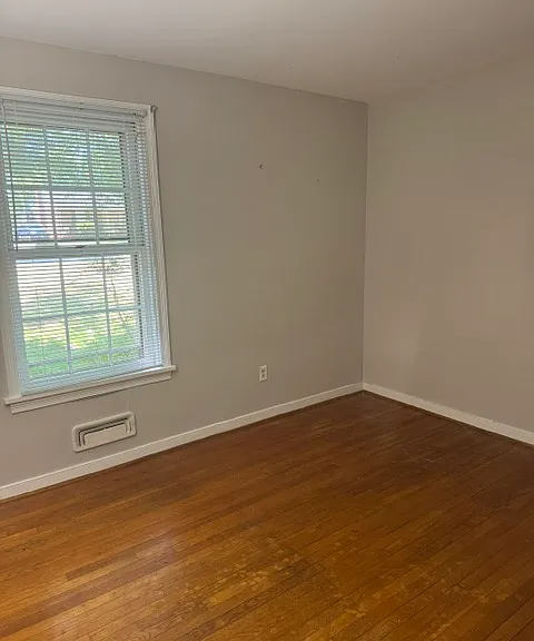10548 Ashburn Rd N — Photo 5
