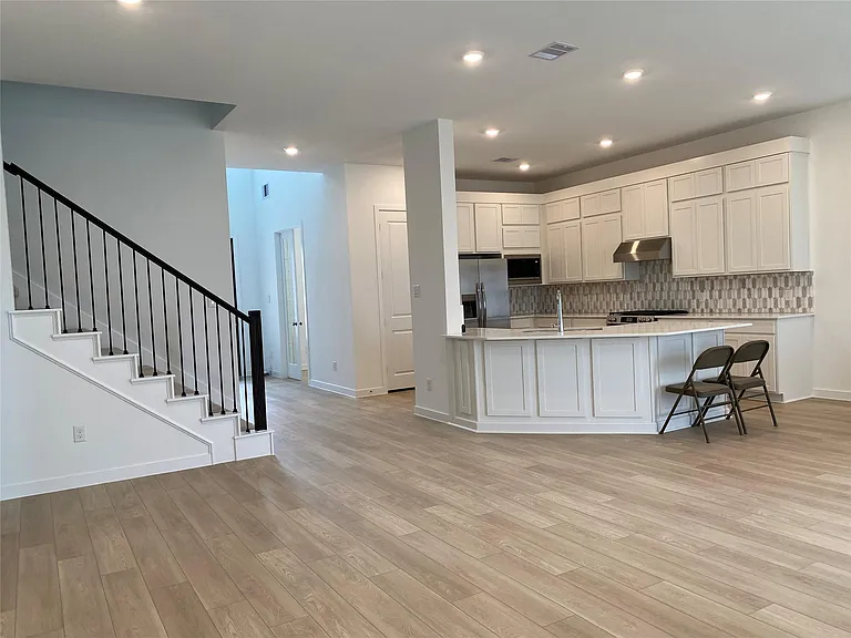 4523 Sunny Hazel Ln — Photo 3