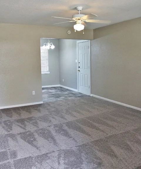 914 Chalk St — Photo 2