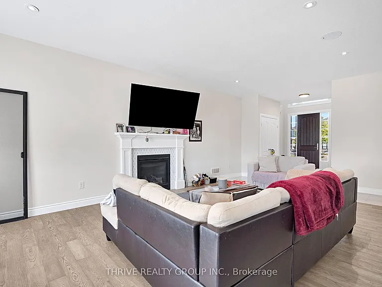 1011 Riverbend Rd — Photo 8