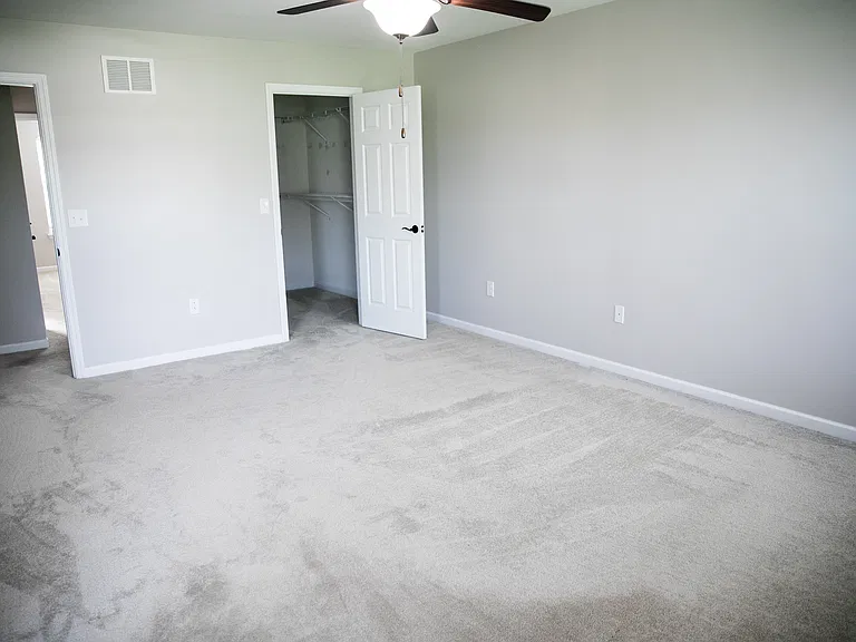1004 Stillwater Dr — Photo 17