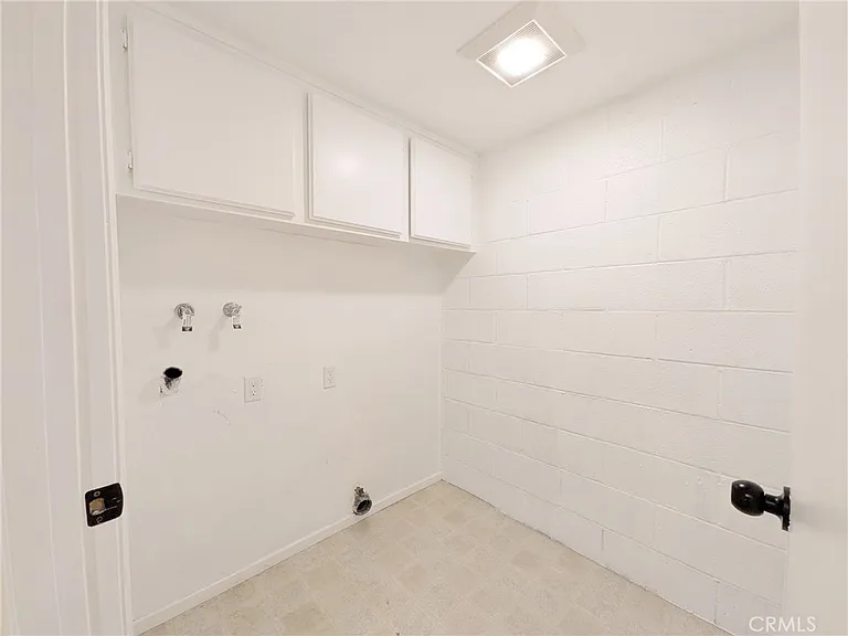 660 E Workman St — Photo 27