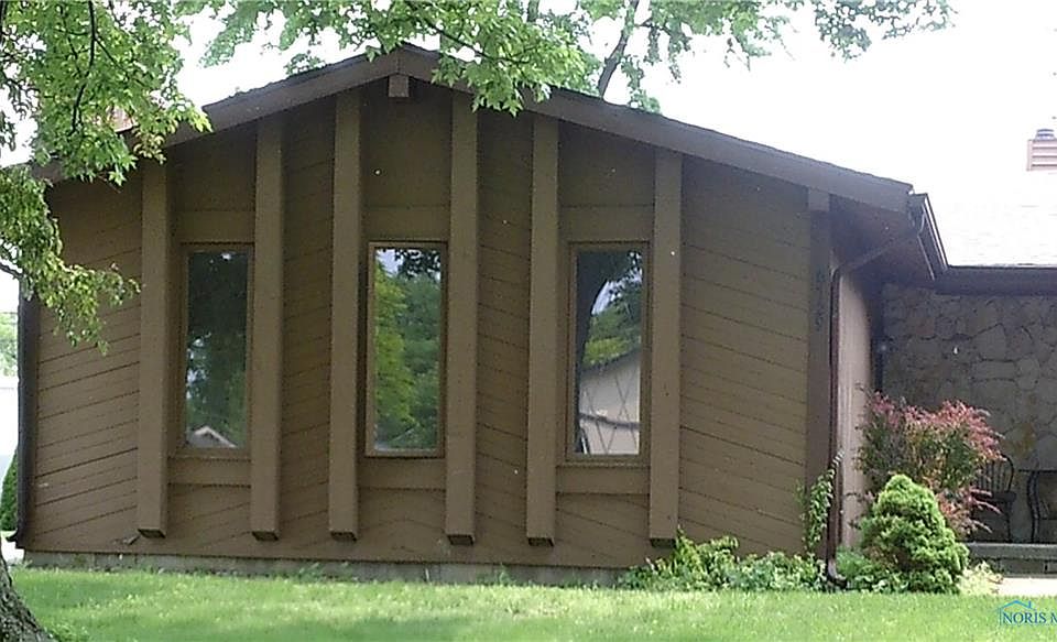1st image of 6729 Woodlake Dr #6729