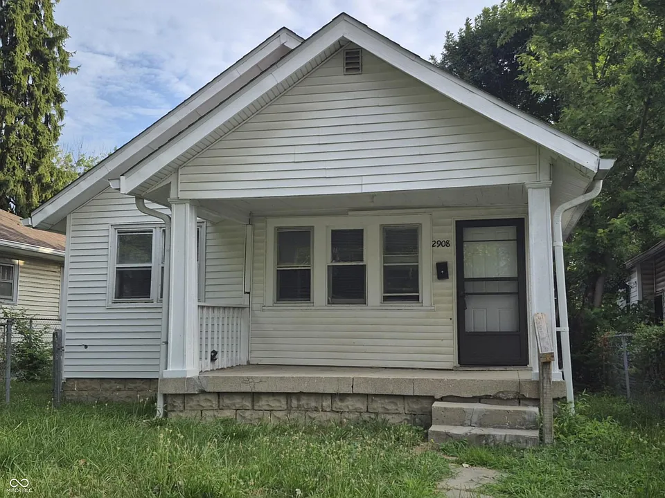 2908 E 17th St
