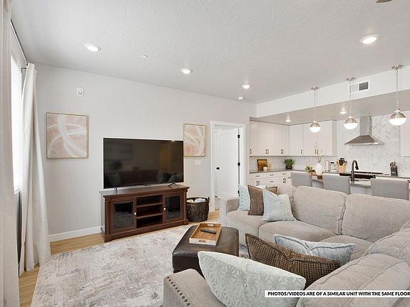 3rd image of 206 N Chaparral Dr #101
