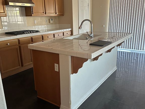 2nd image of 1614 Amargosa Dr