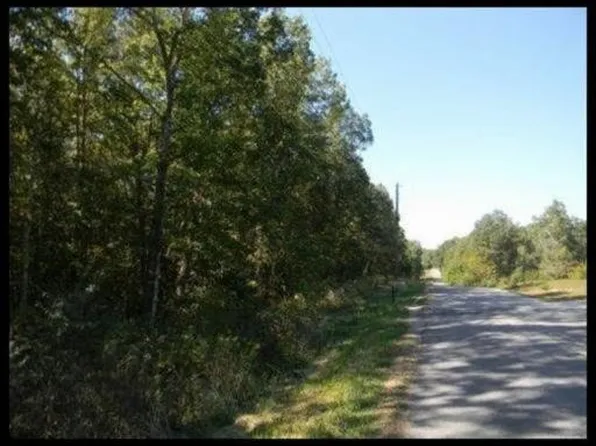 225 Northwood Dr, Crossville, TN 38571