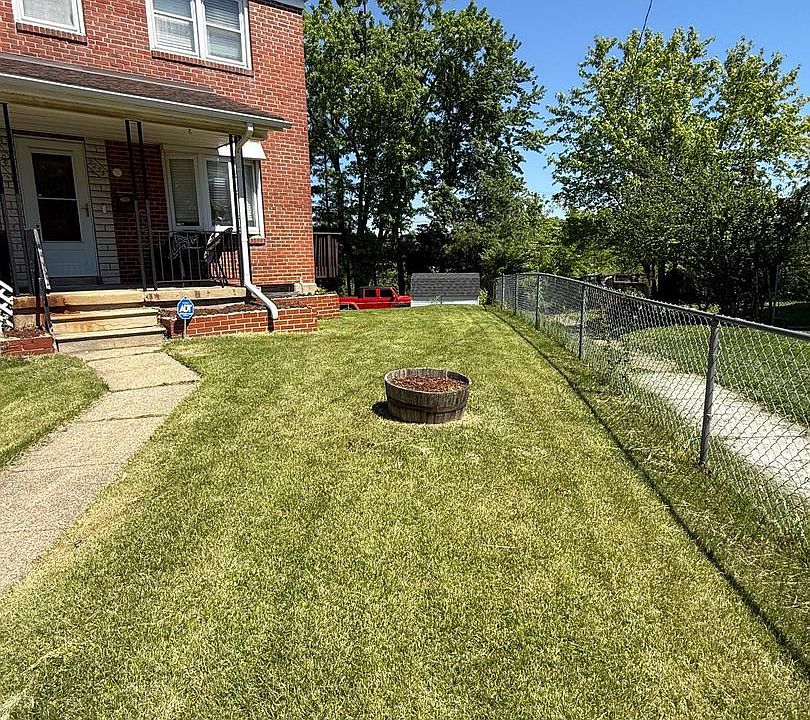 1st image of 2235 Hawthorne Rd