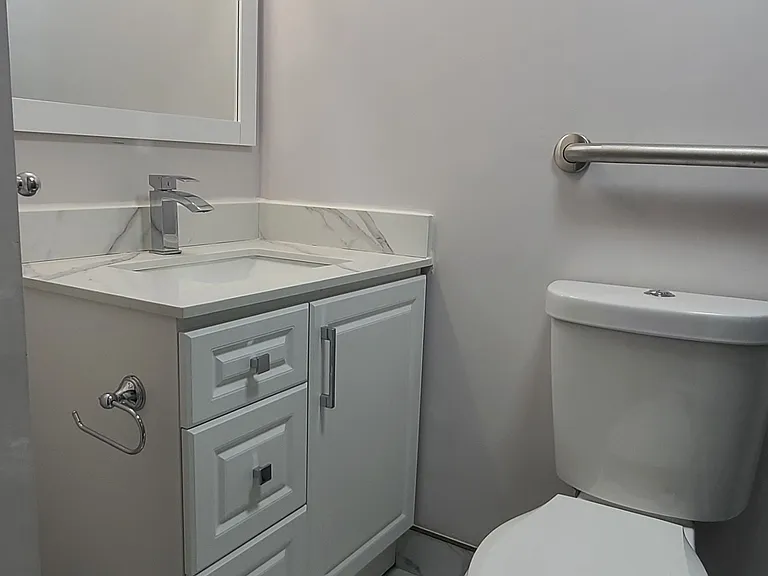 13 McCann St #BASEMENT — Photo 10