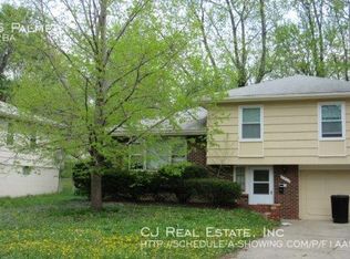 9315 Palmer Ave, Kansas City, MO 64138