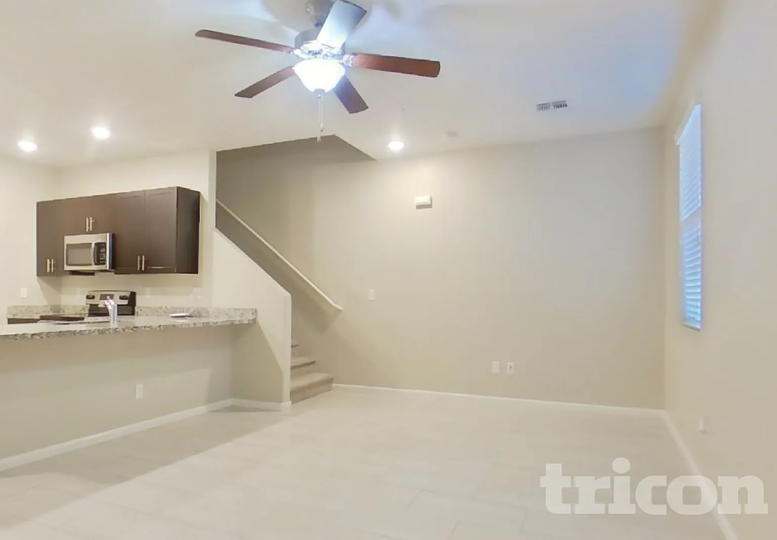 12550 W Hummingbird Terrace Peoria AZ — Photo 3