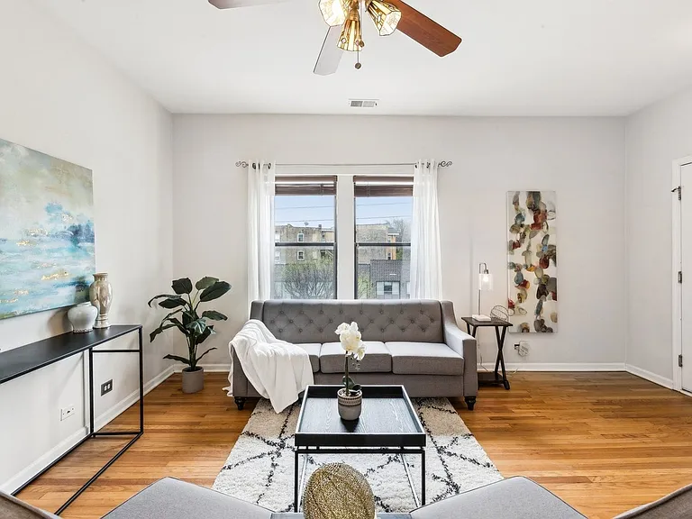 2958 W Montrose Ave #2 — Photo 7