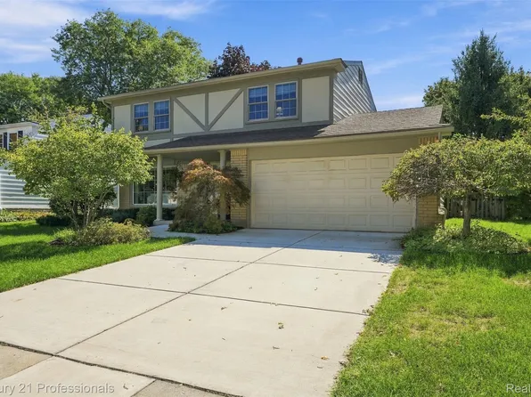41827 Ridge Rd E, Novi, MI 48375