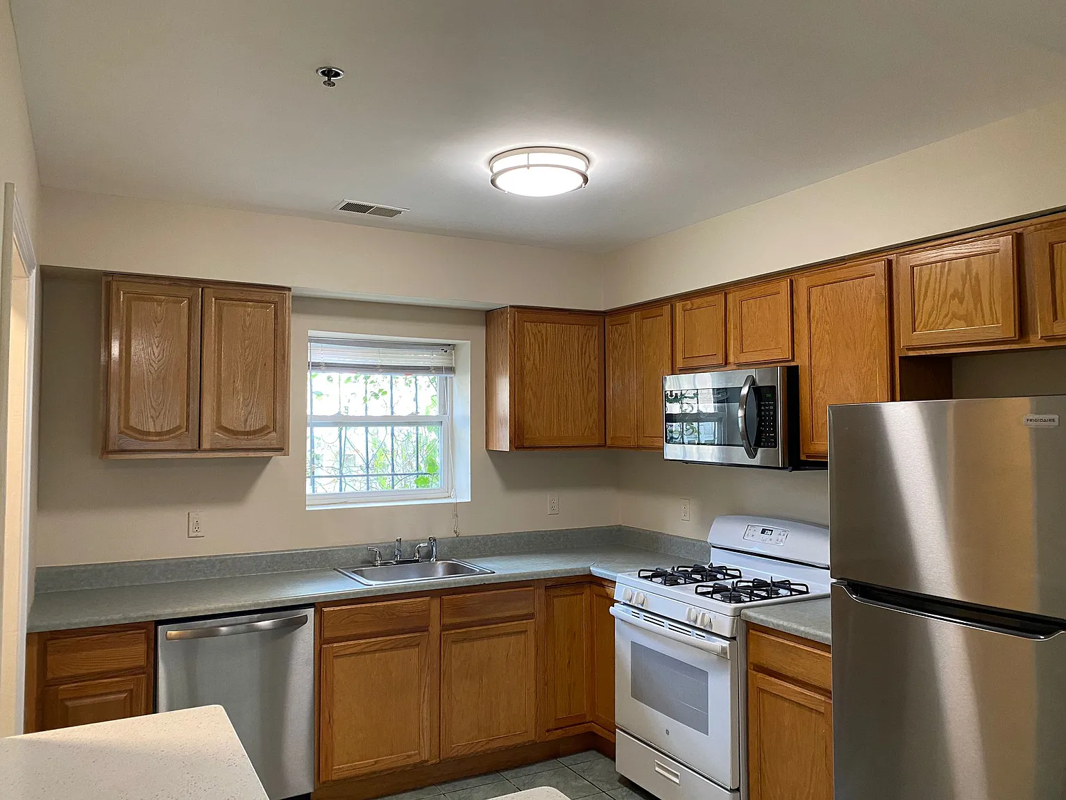 141-143 Norfolk Street (UH | T1) - 1 - 1 Standard North — Photo 4