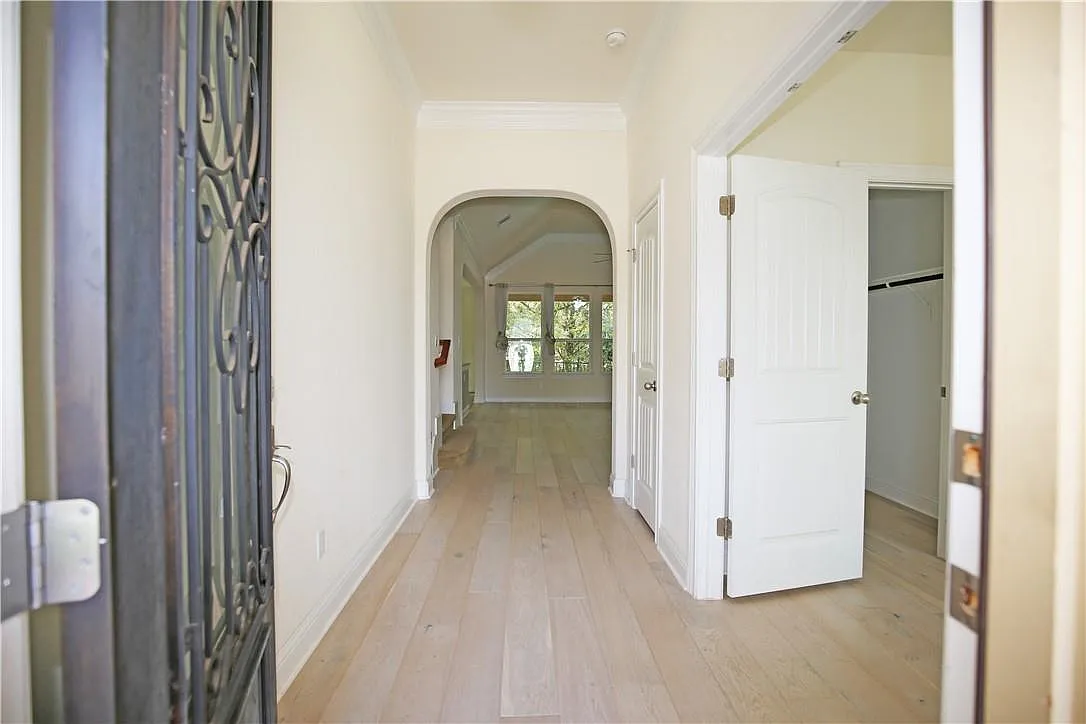 4 bed, 3.0 bath, 2691 sqft, $3,395 — Photo 4