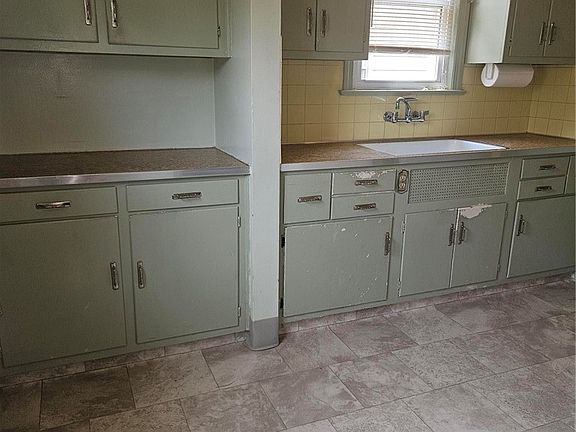 4th image of 4518 Archmere Ave