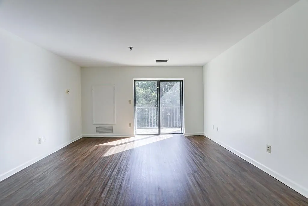 1 bed, 760 sqft, $2,395 — Photo 2