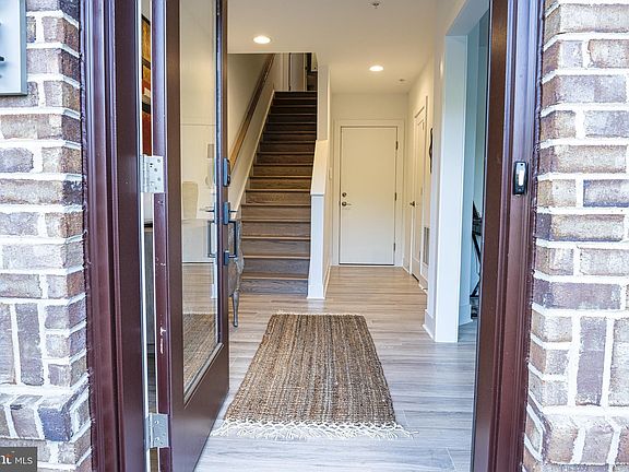 3rd image of 3104 Royal Fern Pl
