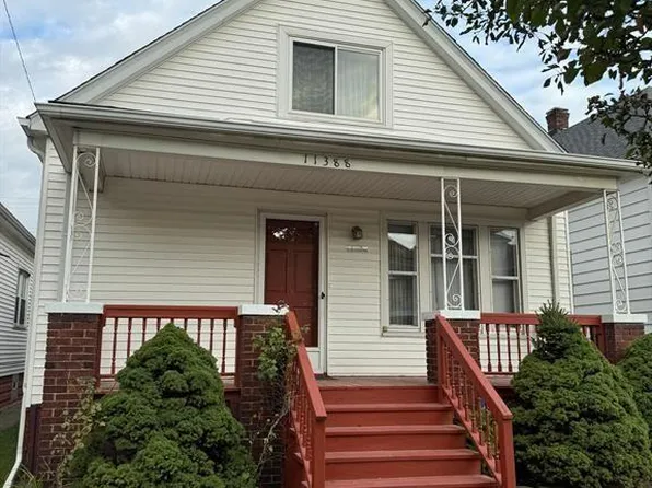 11388 Klinger St, Hamtramck, MI 48212