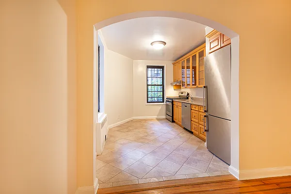 Rented by Compass | media 9