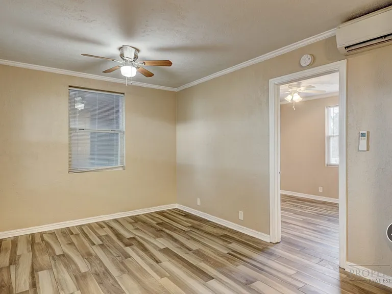 3131 N May Ave — Photo 4
