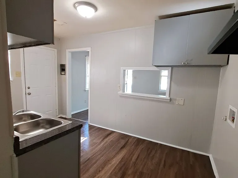 2655 Whitman Ave — Photo 4