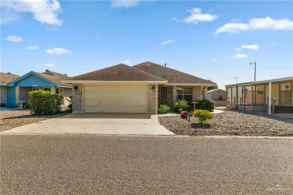 3 bed, 2.5 bath, 1543 sqft, $1,900 — Photo 1
