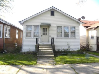 5305 W Eddy St, Chicago, IL, 60641