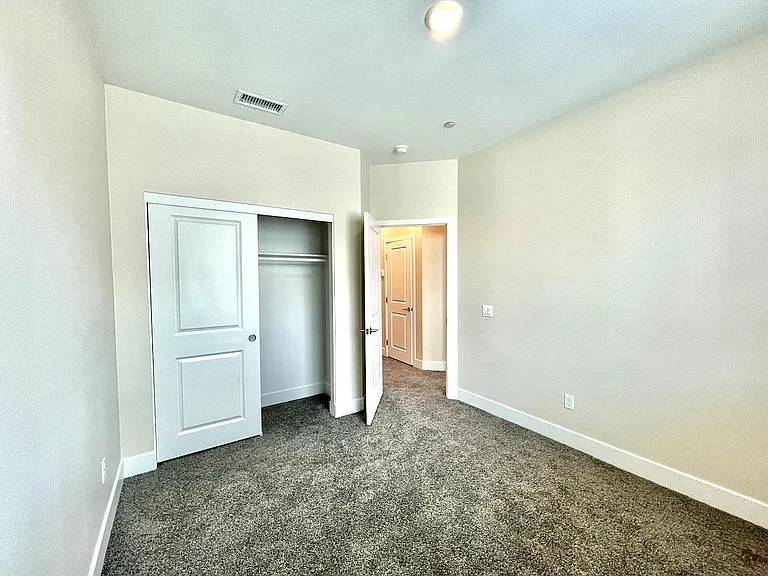 1692 Enterprise Dr — Photo 27