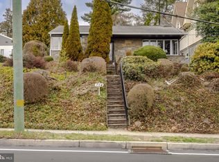 704 E Manoa Rd, Havertown, PA 19083