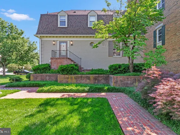 11030 Wickshire Way #B-1, Rockville, MD 20852