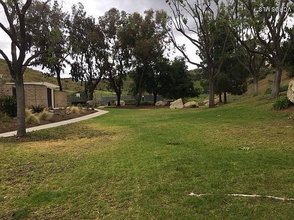 5th image of 1525 Redwood Cir