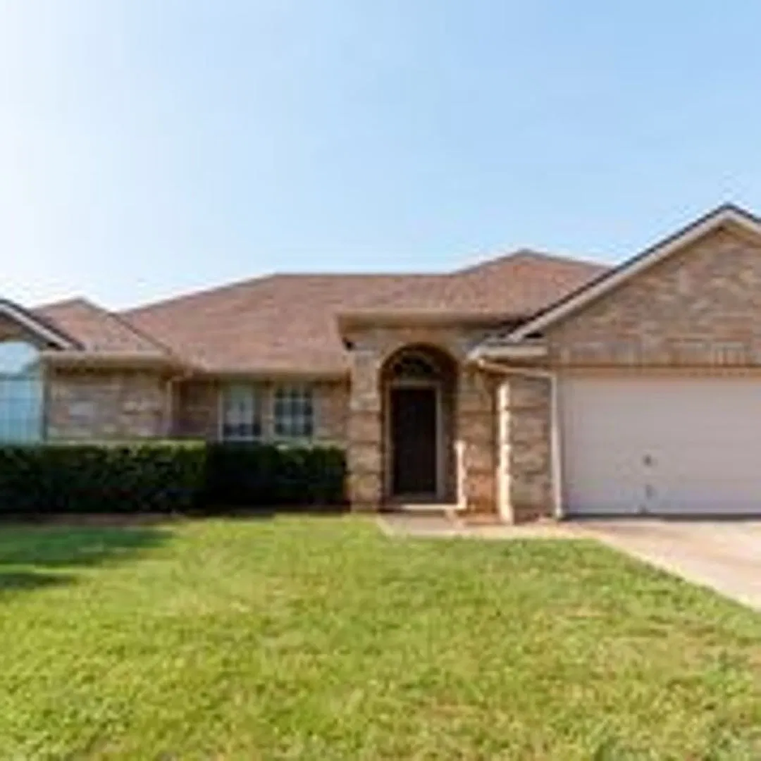 Awesome Home-Great Location — Photo 1