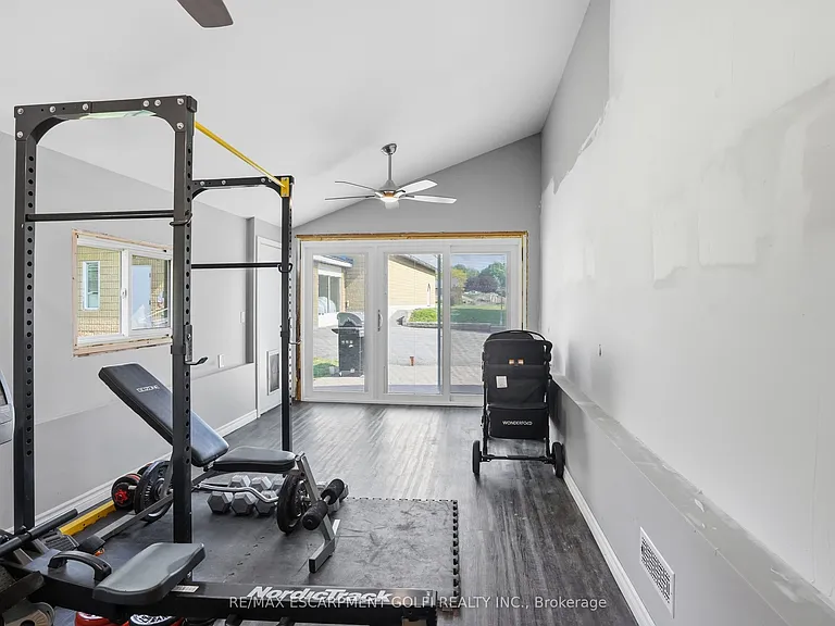 11404 Lakeshore Rd #UPPER — Photo 21