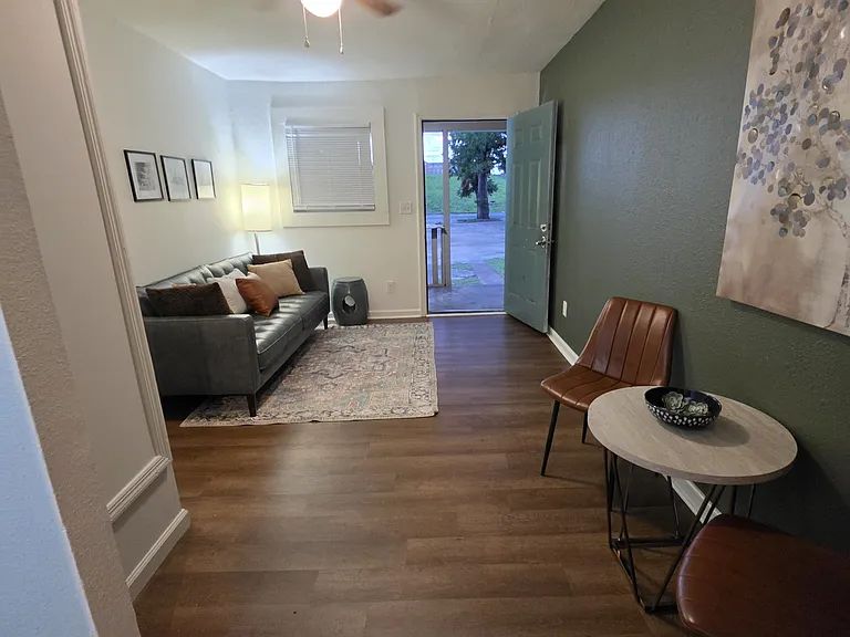 541 Okaloosa St #543 — Photo 3