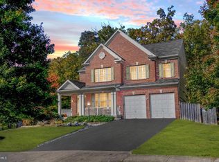 13048 Brierly Forest Ct, Manassas, VA 20112