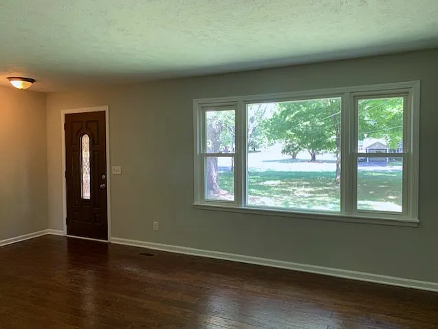 Building Photo - 519 Wanda Ln