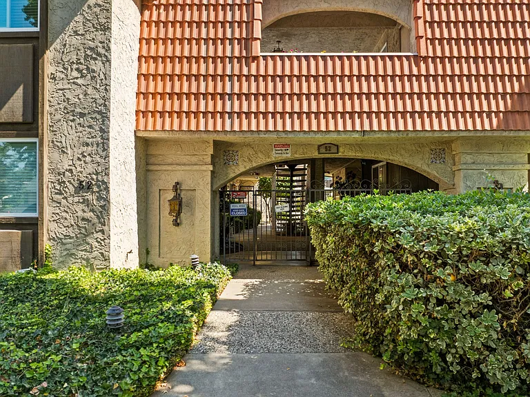Pruneyard Apartments — Photo 7