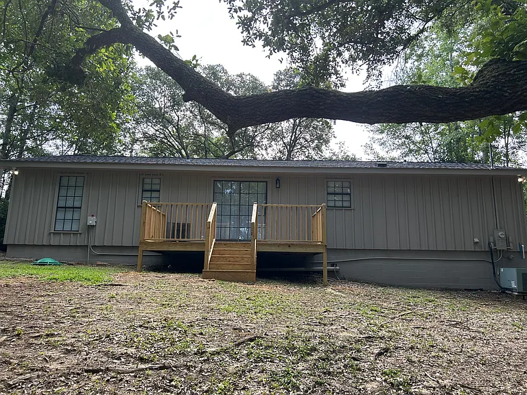 913 Hide A Way Ln — Photo 3