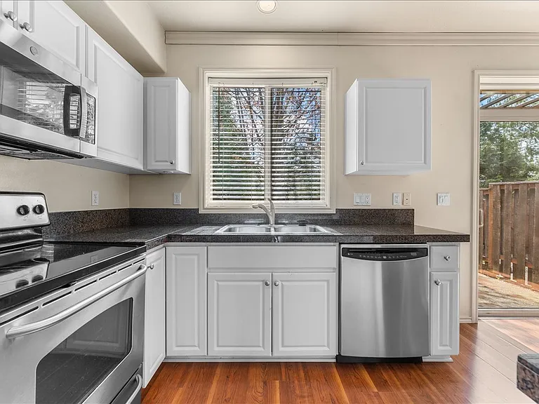 16056 NW Centine Ln — Photo 11