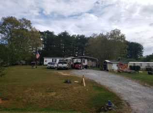 1115 Willow Creek Dr, Pinnacle, NC 27043